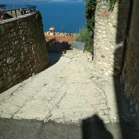 180° *